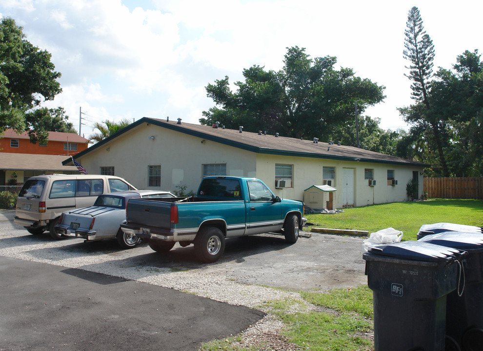 2990 SW 19th Ter in Fort Lauderdale, FL - Foto de edificio