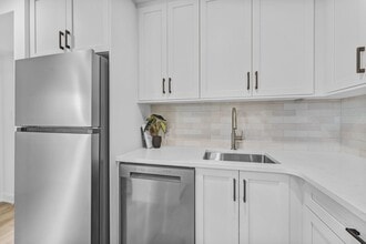 887 Somerset St W in Ottawa, ON - Building Photo - Building Photo