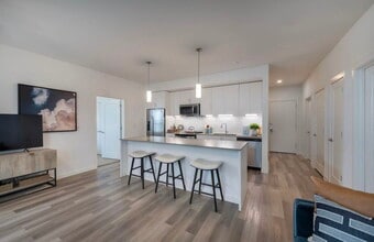 2105 Forum Dr in Grand Prairie, TX - Building Photo - Building Photo