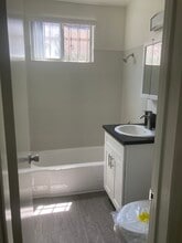 Seville Apartments in Downey, CA - Foto de edificio - Building Photo