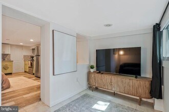 1407 King St in Alexandria, VA - Foto de edificio - Building Photo