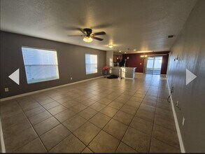 5112 Dancing Bay Ln in Wesley Chapel, FL - Foto de edificio - Building Photo