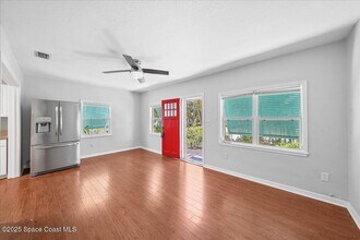 2005 Oak St in Melbourne, FL - Foto de edificio - Building Photo