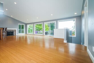 3735 58th Ave SW in Seattle, WA - Building Photo - Building Photo