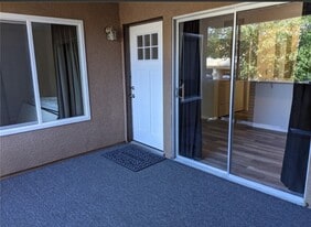 1453 Santa Anita Dr, Unit D in Las Vegas, NV - Building Photo