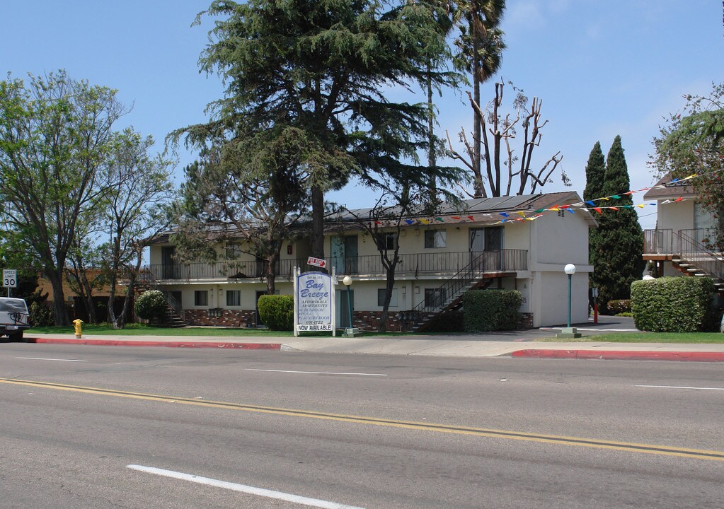 Bay Breeze Apartments in Chula Vista, CA - Building Photo