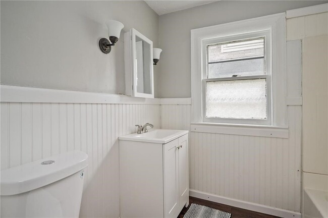 property at 117 Kenwood Ave