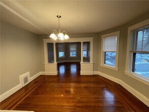 16 Radcliffe Ave-Unit -2 in Providence, RI - Building Photo - Building Photo