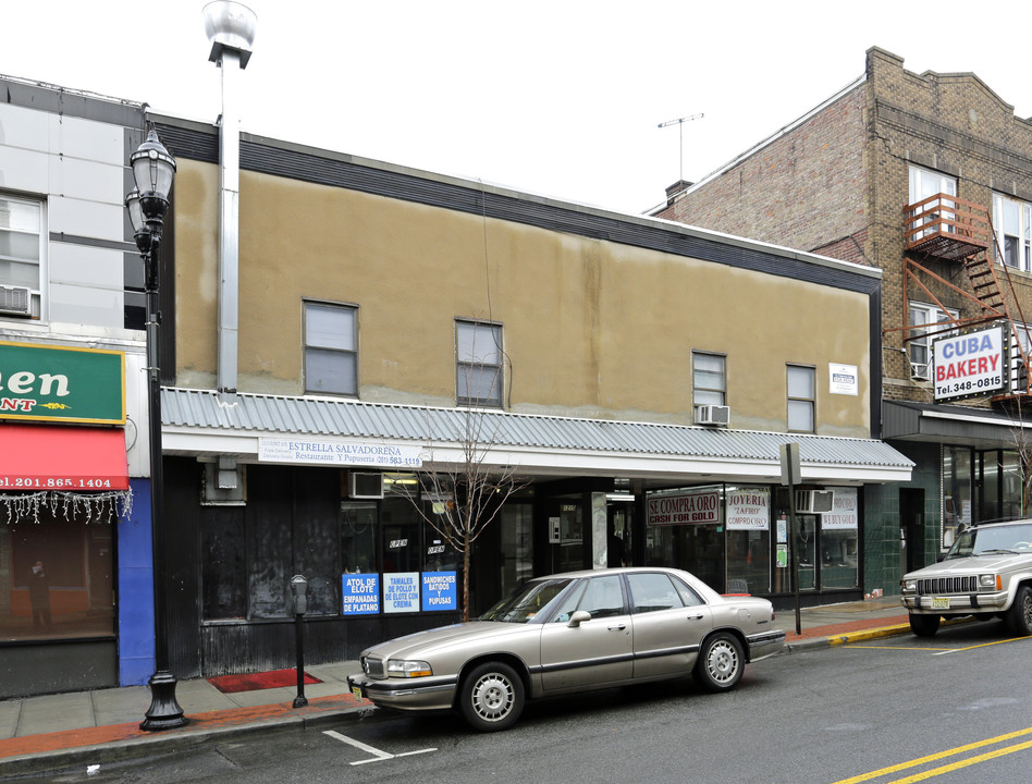 1215-1217 Summit Ave in Union City, NJ - Building Photo