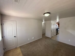 23 N 4275 W in Cedar City, UT - Foto de edificio - Building Photo