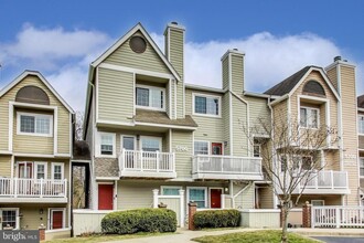 5700 Chapman Mill Dr in North Bethesda, MD - Foto de edificio - Building Photo