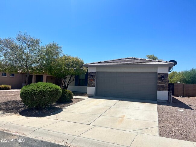 24911 W Dove Run Dr in Buckeye, AZ - Building Photo - Building Photo