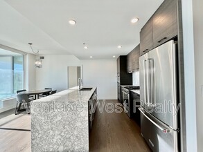 1191 Sunset Dr in Kelowna, BC - Building Photo - Building Photo