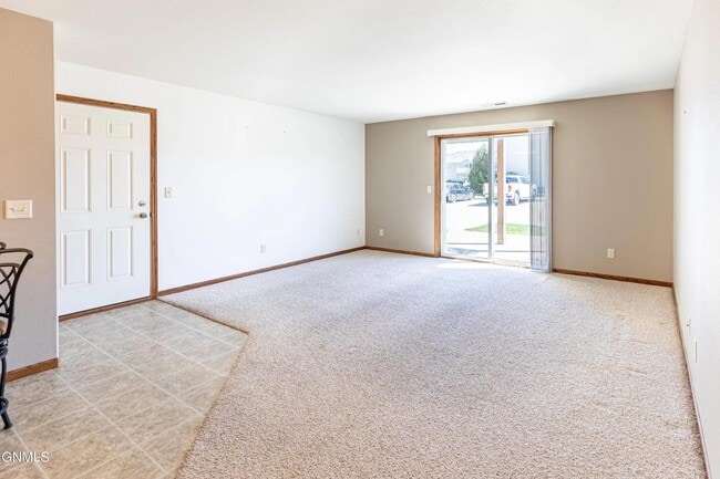 2901 Edgewater Loop in Mandan, ND - Building Photo - Building Photo