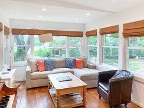 22 The Pkwy in Southampton, NY - Building Photo - Building Photo