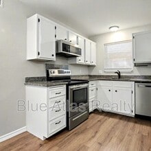 225 Bryan St in Denton, TX - Building Photo - Building Photo