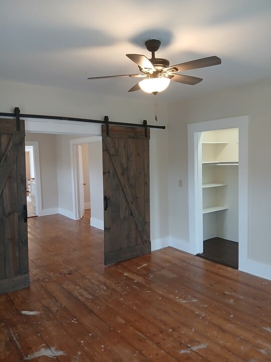 112 Library Ave, Unit Apt 2 in Rutland, VT - Building Photo