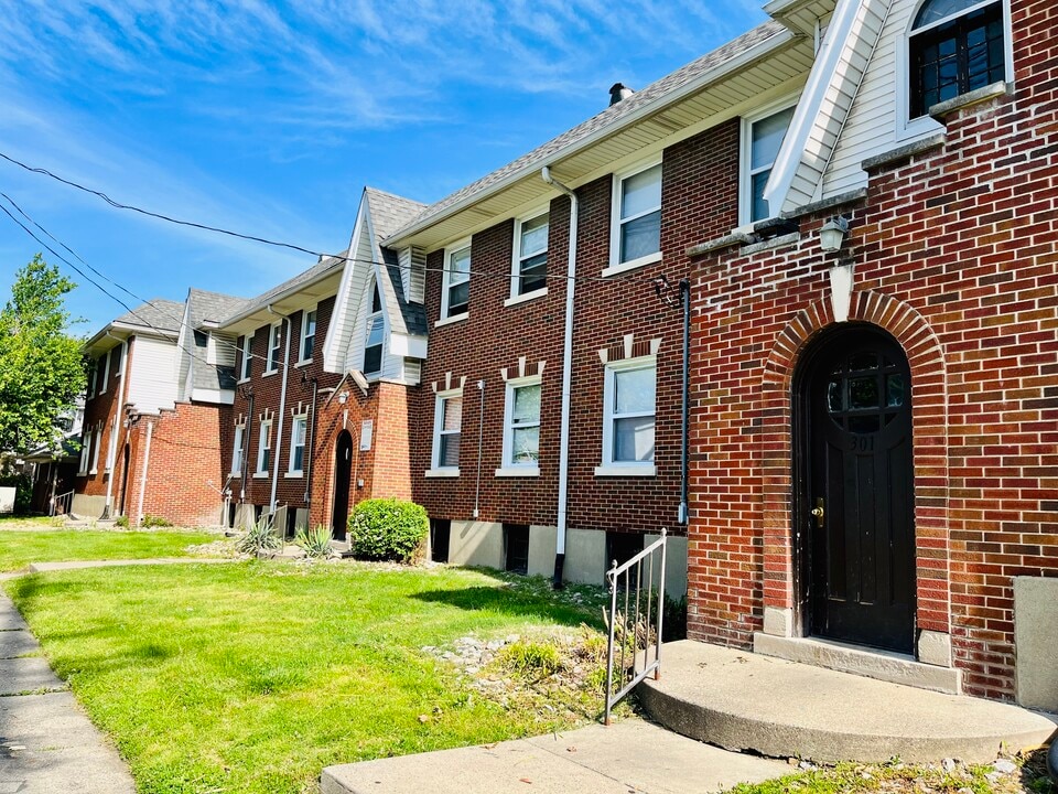 301 W Whitney Ave in Louisville, KY - Building Photo