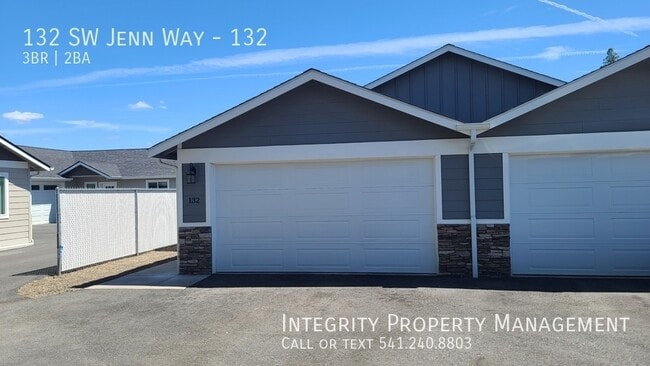 132 SW Jenn Way in Grants Pass, OR - Building Photo - Building Photo
