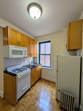 542 E 79th St in New York, NY - Building Photo - Building Photo