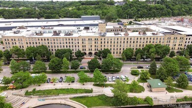 940 Monroe Ave NW in Grand Rapids, MI - Building Photo - Building Photo