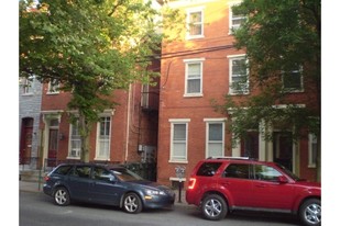 154-156 E Walnut St Apartments