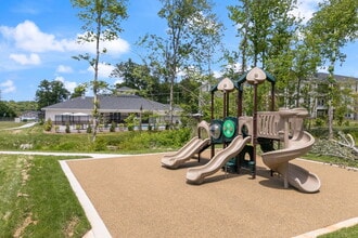 Laurel at the Woodlands in Louisville, KY - Building Photo - Building Photo