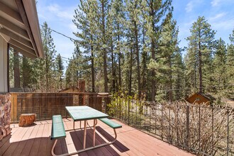 383 Catalina Rd in Big Bear Lake, CA - Building Photo - Building Photo