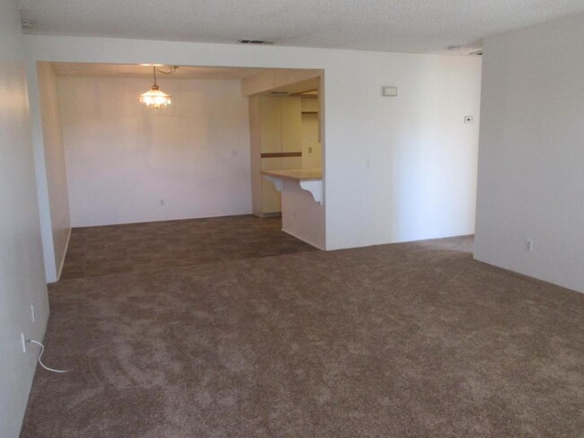 25644 Sharp Dr in Hemet, CA - Building Photo - Building Photo