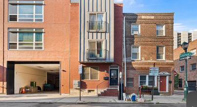 1335 South St, Unit A in Philadelphia, PA - Building Photo - Building Photo