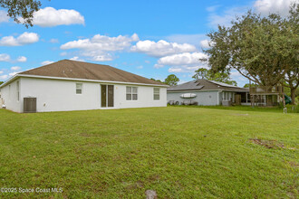 2945 Fears Rd SE in Palm Bay, FL - Building Photo - Building Photo