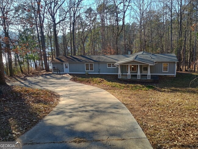 property at 2832 N Holcomb Dr