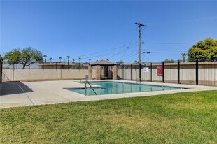 1544 Hialeah Dr, Unit D in Las Vegas, NV - Building Photo