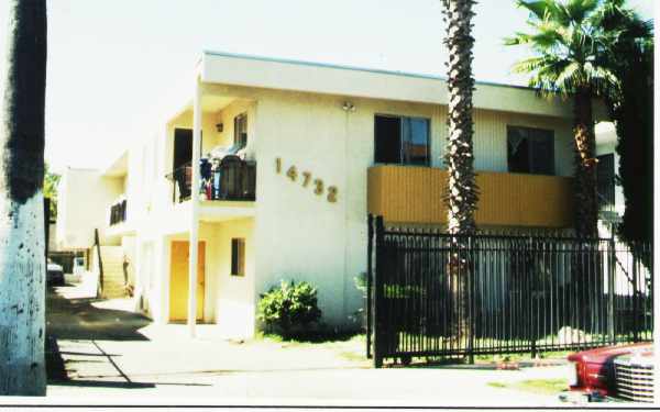 14732 Erwin St in Van Nuys, CA - Building Photo - Building Photo