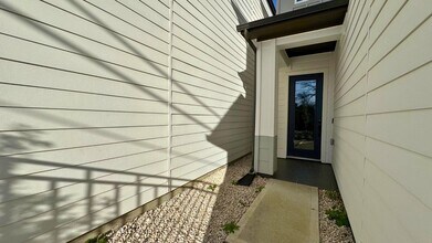 8324 Curry Rd in Houston, TX - Building Photo - Building Photo