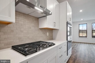 20935 Bluebird Sq in Countryside, VA - Building Photo - Building Photo