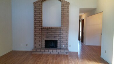 5740 N Monte Ave in Fresno, CA - Building Photo - Building Photo