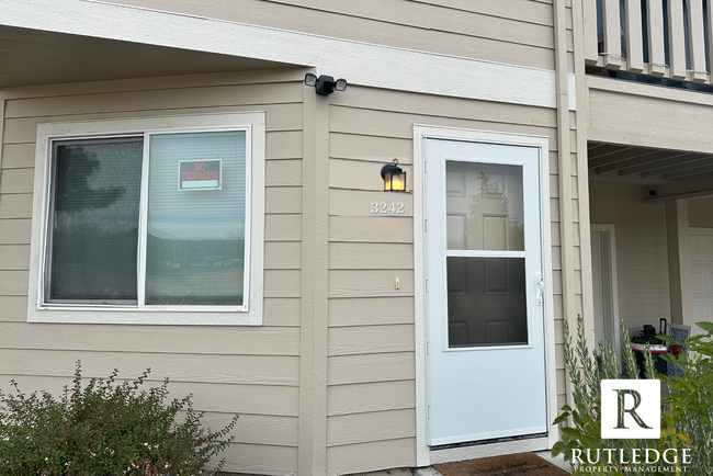 3250 Library Ave in White City, OR - Foto de edificio - Building Photo