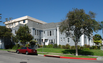 462 S Palm Dr in Beverly Hills, CA - Building Photo - Building Photo