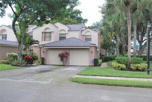 9867 NW 1st Ct in Plantation, FL - Building Photo