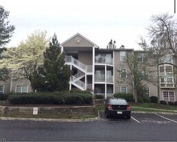 59 Lindsey Ct in Franklin Park, NJ - Building Photo