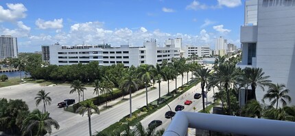 3725 S Ocean Dr, Unit 727 in Hollywood, FL - Foto de edificio - Building Photo