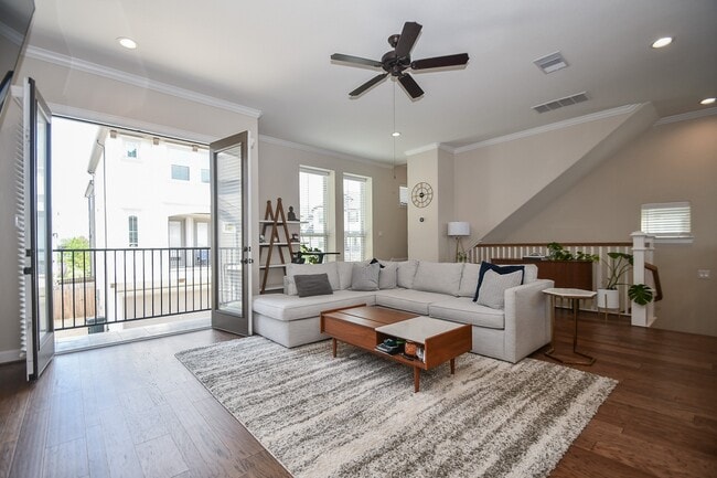 property at 4007 Centre Glen Dr