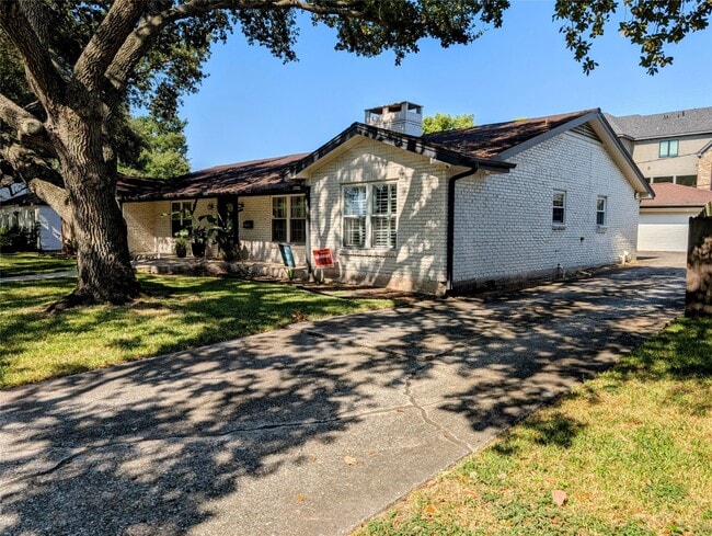 9618 S Rice Ave in Houston, TX - Building Photo - Building Photo