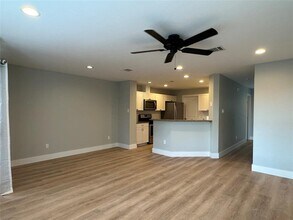 7217 Aldea Dr in Austin, TX - Foto de edificio - Building Photo
