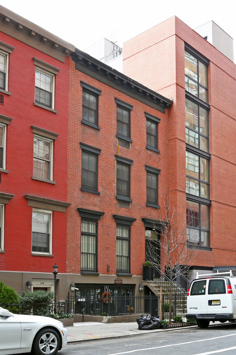 320 W 15th St in New York, NY - Building Photo