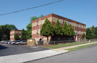 Jefferson Court Apartments in Norristown, PA - Building Photo - Building Photo