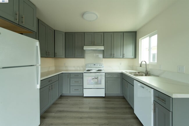 3639 Patterson Ave in Oakland, CA - Building Photo - Building Photo