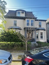 5 Day St, Unit 2 in Cambridge, MA - Foto de edificio - Building Photo