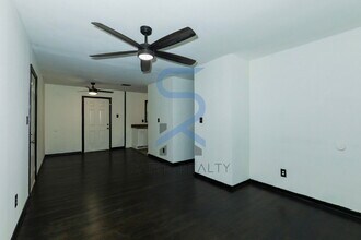 836 Bolton Rd NW in Atlanta, GA - Foto de edificio - Building Photo